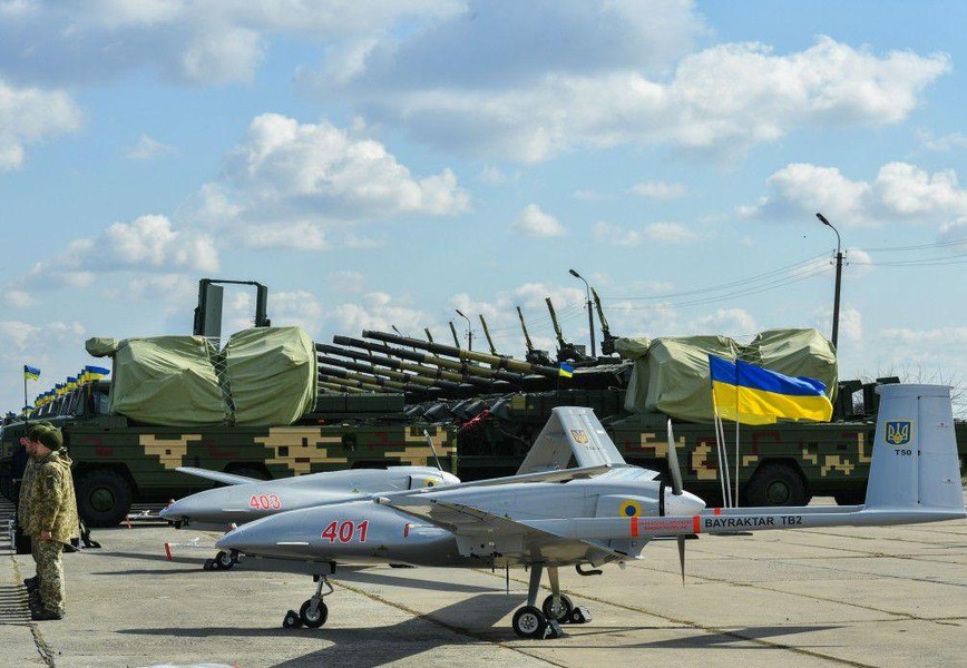 Ukraine được tăng viện gấp UAV Bayraktar TB2 giữa tình hình nóng?