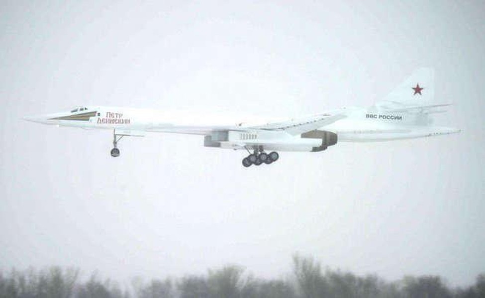 Oanh tạc cơ B-2 Mỹ 'không có cửa thắng' trước Tu-160 Nga?