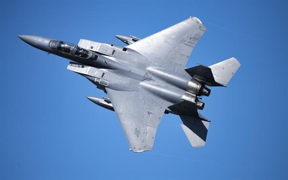 Tiêm kích Su-35 tiếp tục bị F-15 'hất cẳng' ngay tại thị trường truyền thống