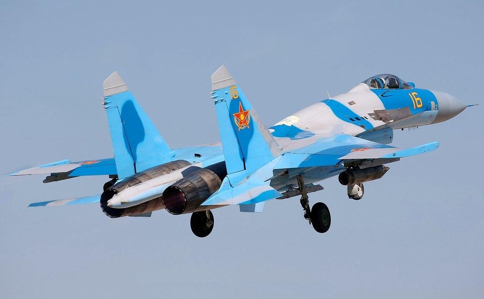 Tiêm kích Su-27 vẫn là 'quái vật bầu trời' sau 40 năm