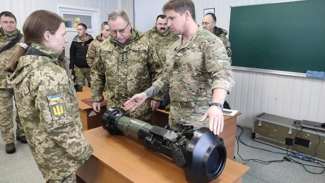 Anh muốn cung cấp khí tài quân sự 'sát thương hơn' cho Ukraine