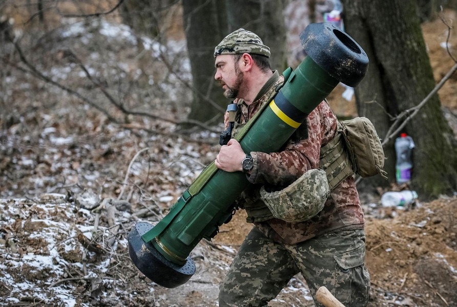 Chiến trường Ukraine làm cạn kiệt kho tên lửa Javelin của Mỹ