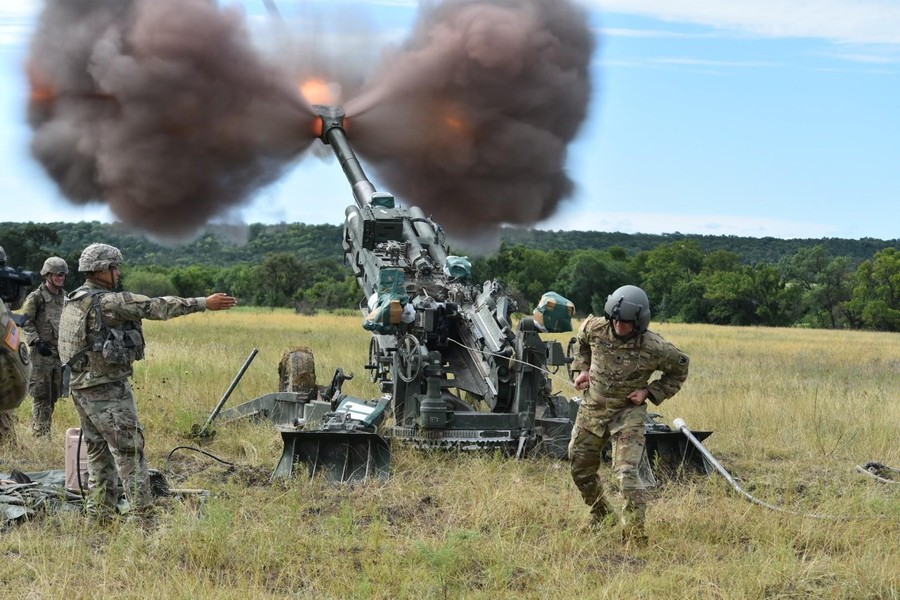 Cựu quan chức Lầu Năm Góc tiết lộ vai trò pháo binh Mỹ tại Ukraine
