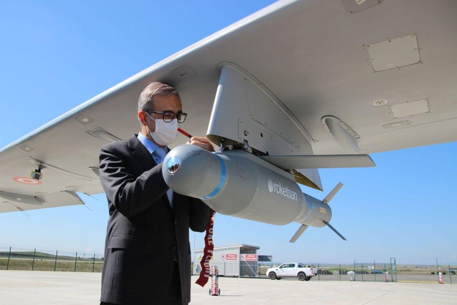 UAV Bayraktar Akinci bí mật sử dụng bom MAM-T trên chiến trường Ukraine?