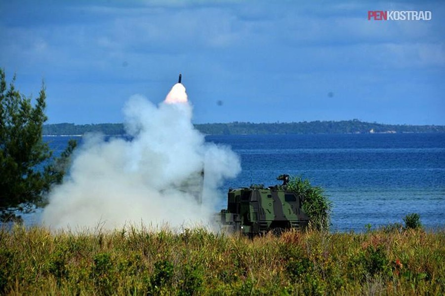 Ukraine chuẩn bị nhận pháo phản lực dẫn đường 'linh hoạt nhất thế giới'