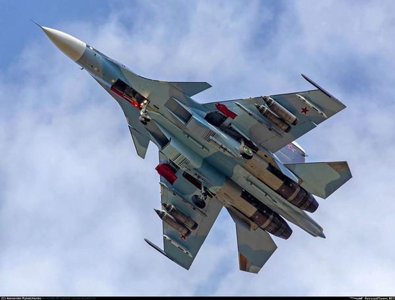 Phòng không Nga huy động tiêm kích Su-30SM 'đi săn' Bayraktar TB2