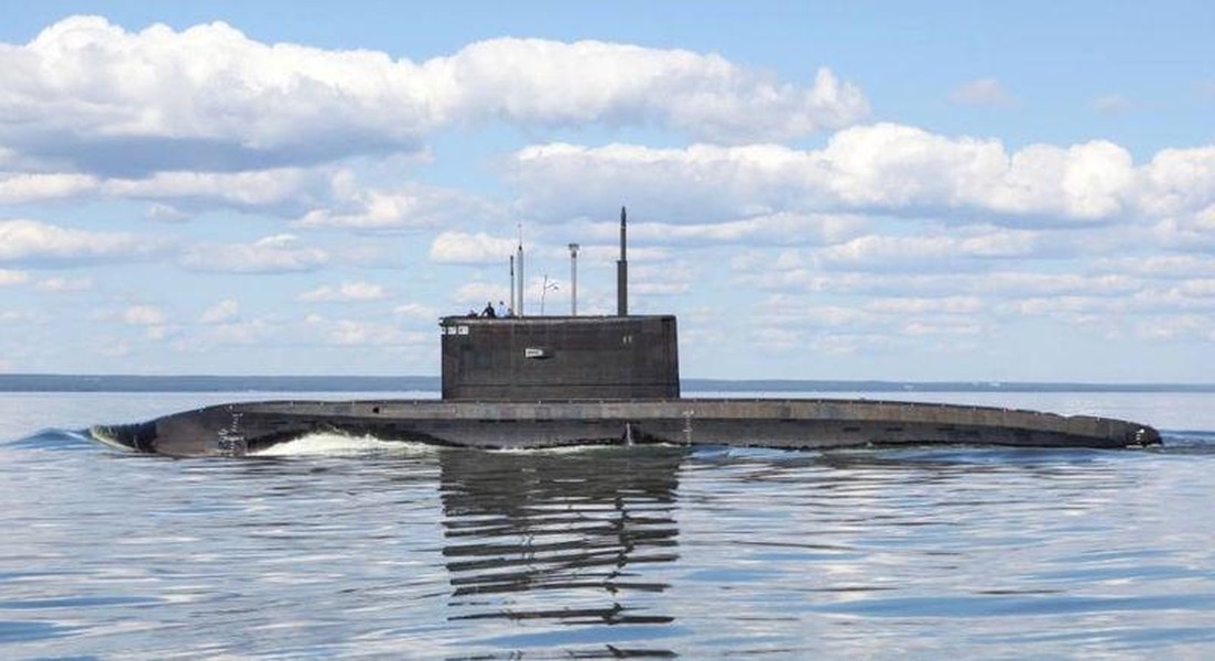 Chuyên gia Mỹ: Hải quân Ukraine bó tay trước tàu ngầm Rostov-on-Don Nga