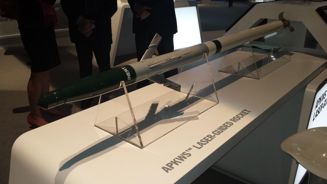 Mỹ cung cấp cho Ukraine hàng nghìn rocket thông minh APKWS II 