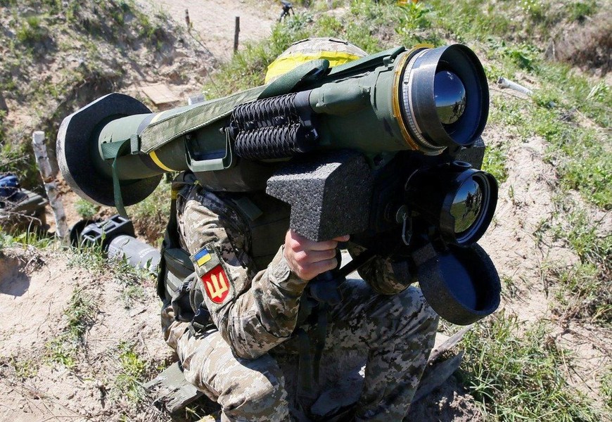 Javelin và NLAW - Tên lửa nào khiến xe tăng Nga gặp ác mộng nhiều hơn?