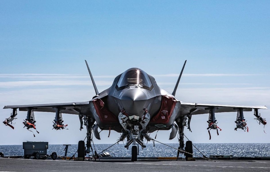 ‘Ác mộng’ cho đối phương khi phải đối diện tiêm kích F-35 bật chế độ ‘quái thú'