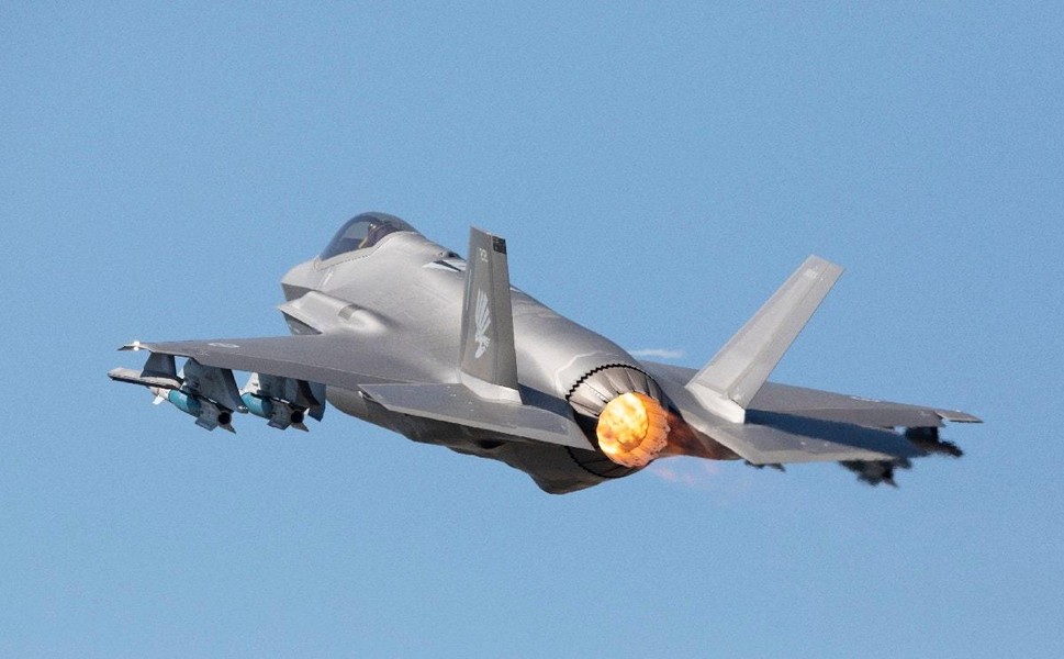 ‘Ác mộng’ cho đối phương khi phải đối diện tiêm kích F-35 bật chế độ ‘quái thú'