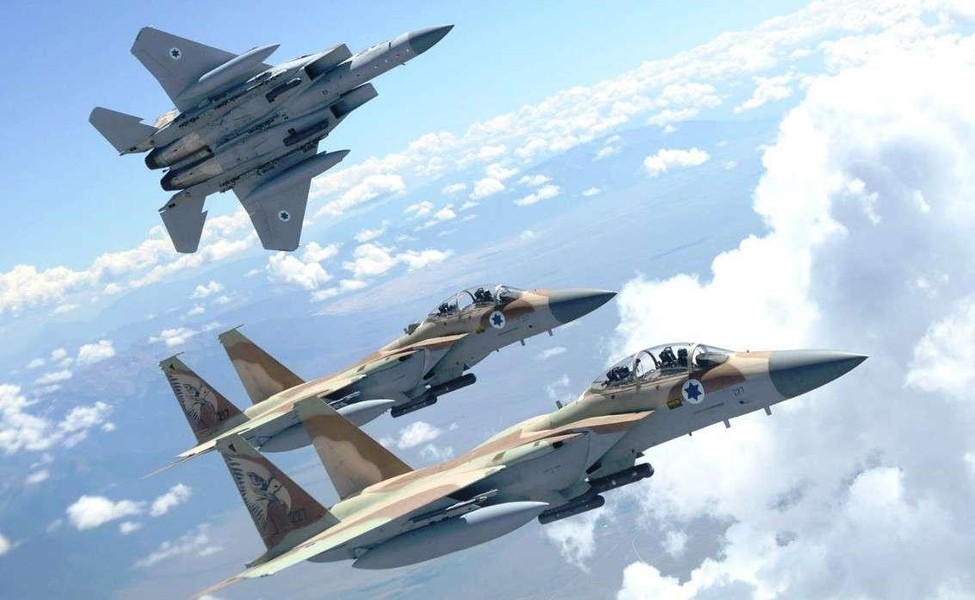 Phòng không Nga lần đầu tấn công máy bay Israel trên bầu trời Syria?