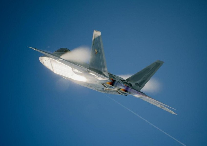 Phi công Mỹ chỉ rõ sự vượt trội của tiêm kích F-35 so với F-22
