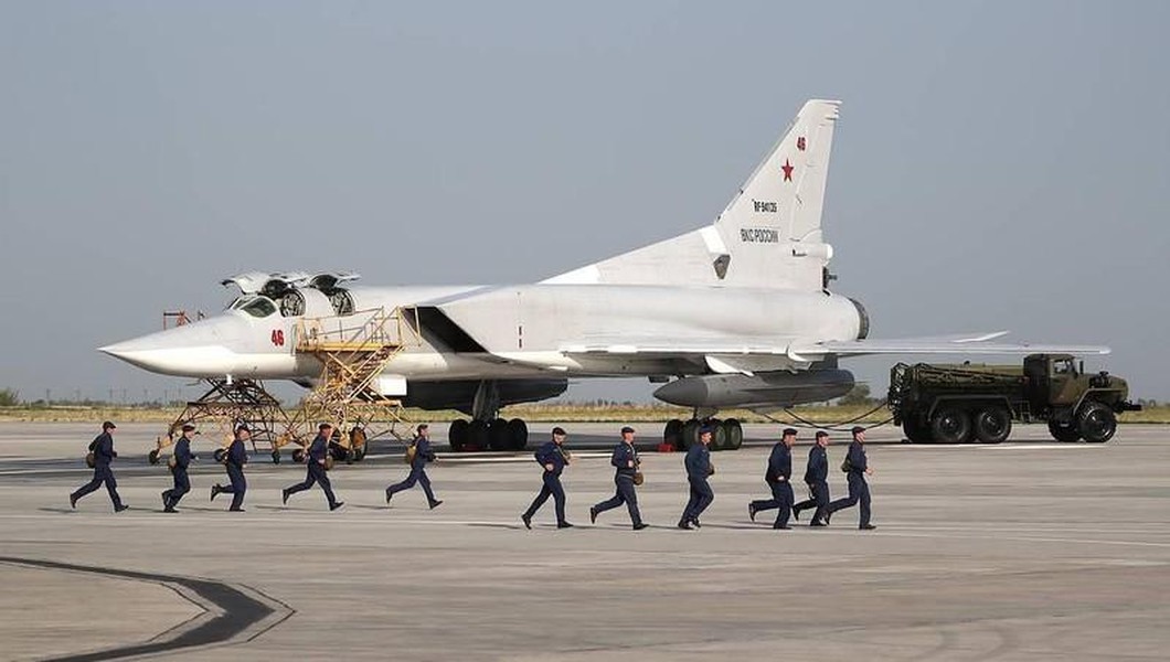 Vì sao Ukraine và NATO cảm thấy đặc biệt lo sợ oanh tạc cơ Tu-22M3 Nga?