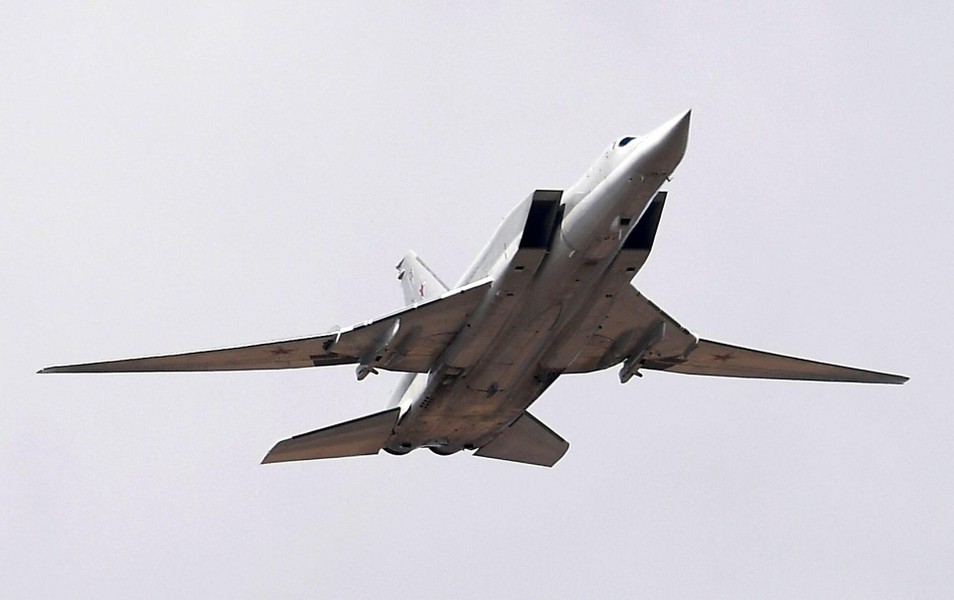 Vì sao Ukraine và NATO cảm thấy đặc biệt lo sợ oanh tạc cơ Tu-22M3 Nga?