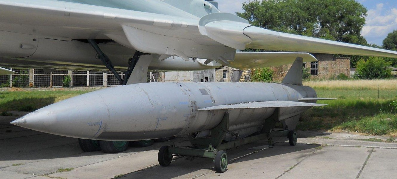 Tình báo Ukraine: Nga phải sử dụng cả 'tên lửa mù' Kh-22 tấn công mục tiêu mặt đất 