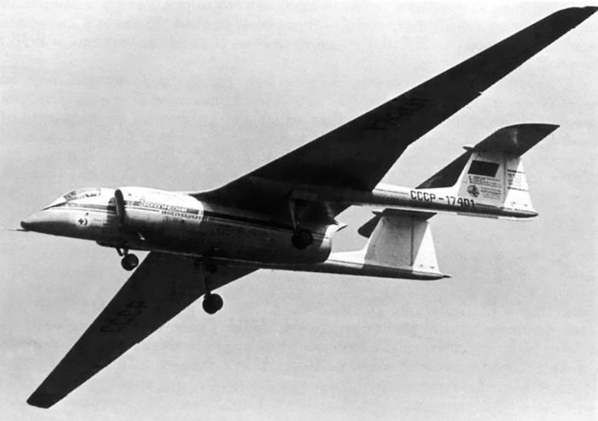 Máy bay đánh chặn tầm siêu cao M-17: Anh hùng không gặp thời của Liên Xô