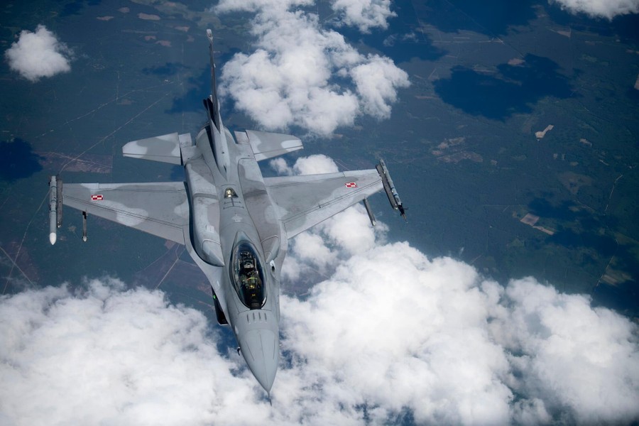 Ukraine chấm dứt hy vọng nhận được tiêm kích F-16 từ Mỹ?
