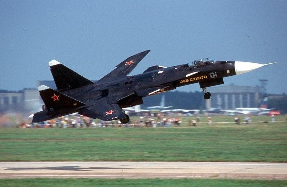 Giải mã bí ẩn vì sao ‘đại bàng vàng’ cánh ngược Su-47 Nga không bao giờ tham chiến