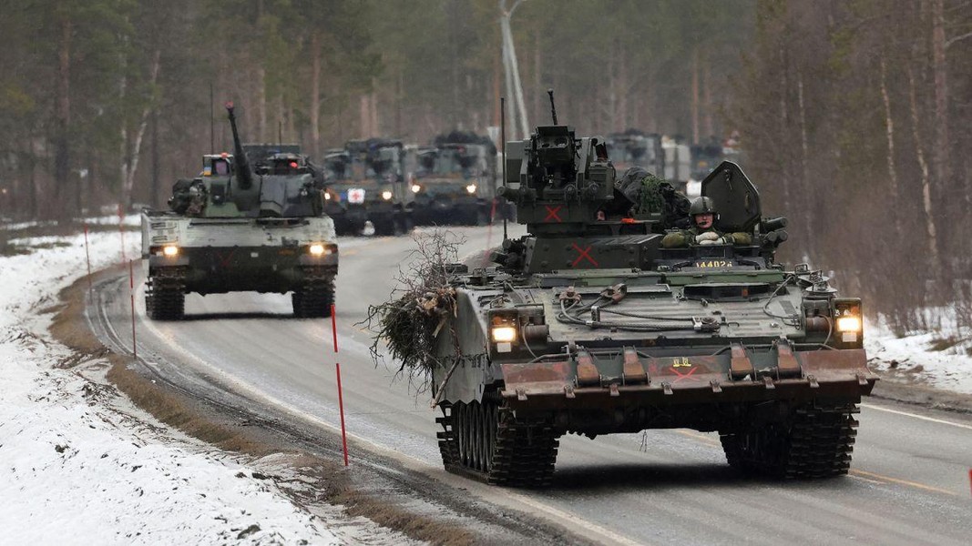 Lithuania phong tỏa Kaliningrad, nguy cơ đụng độ quân sự Nga - NATO liệu có xảy ra?
