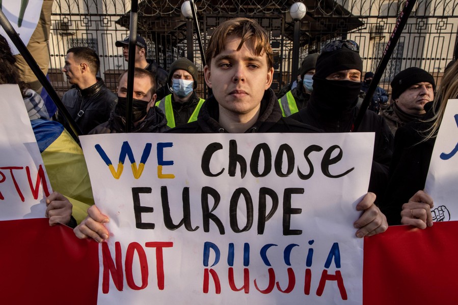 Châu Âu đã tự đưa mình vào bẫy trừng phạt chống Nga