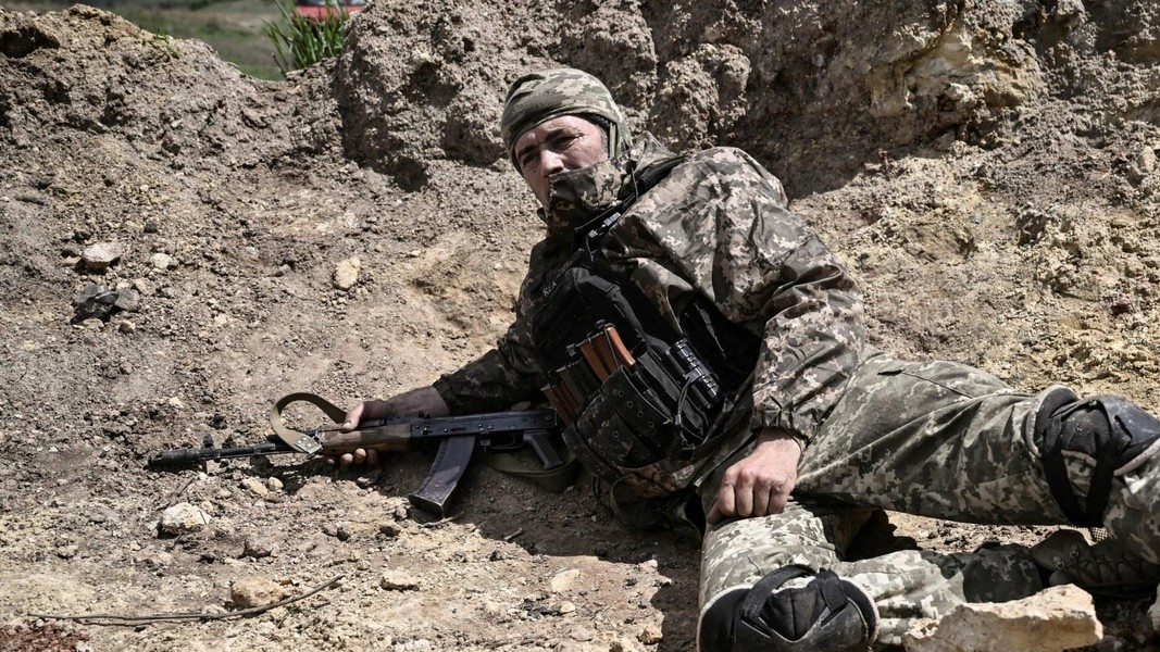 Thắng lợi lớn cho Nga khi Ukraine phải rút quân khỏi Severodonetsk?