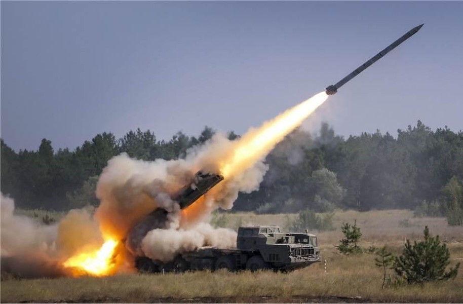 Ukraine nhận hàng loạt pháo phản lực dẫn đường nội địa 'mạnh hơn HIMARS'