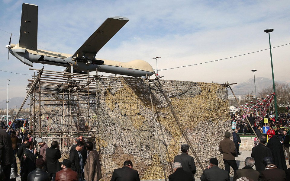 Nga mua máy bay không người lái của Iran để áp chế tên lửa HIMARS Ukraine?