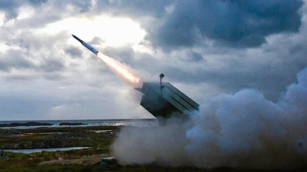 Tên lửa NASAMS sẽ sớm đối mặt máy bay Nga trên bầu trời Ukraine?