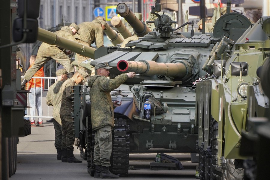 Nga lách lệnh trừng phạt bằng cách xuất khẩu vũ khí 'theo đường vòng'