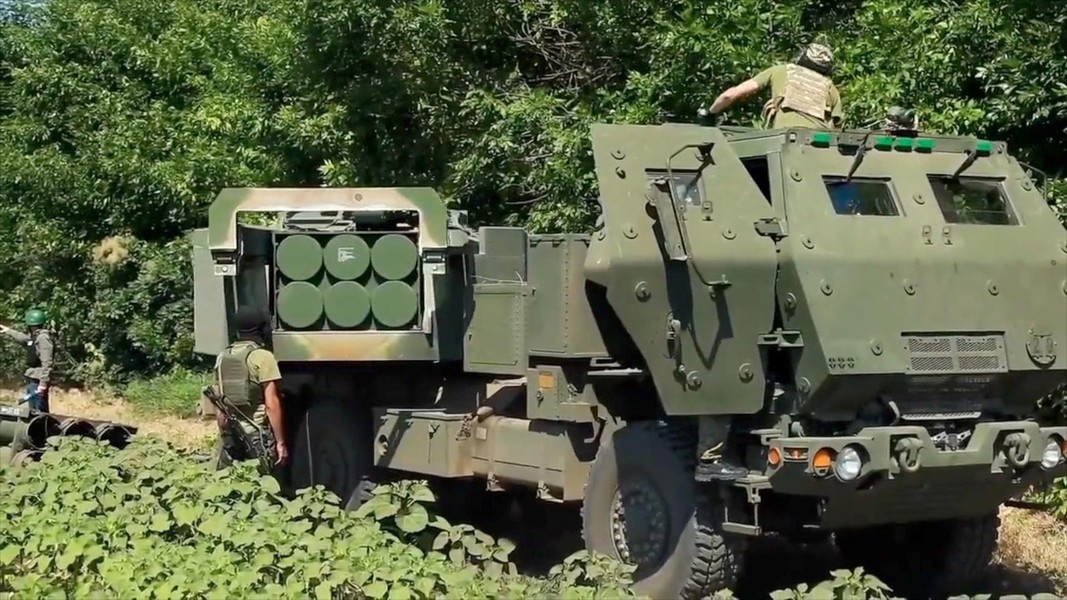 Quân đội Ukraine liều lĩnh đưa hệ thống HIMARS vào trong tầm bắn của pháo binh Nga