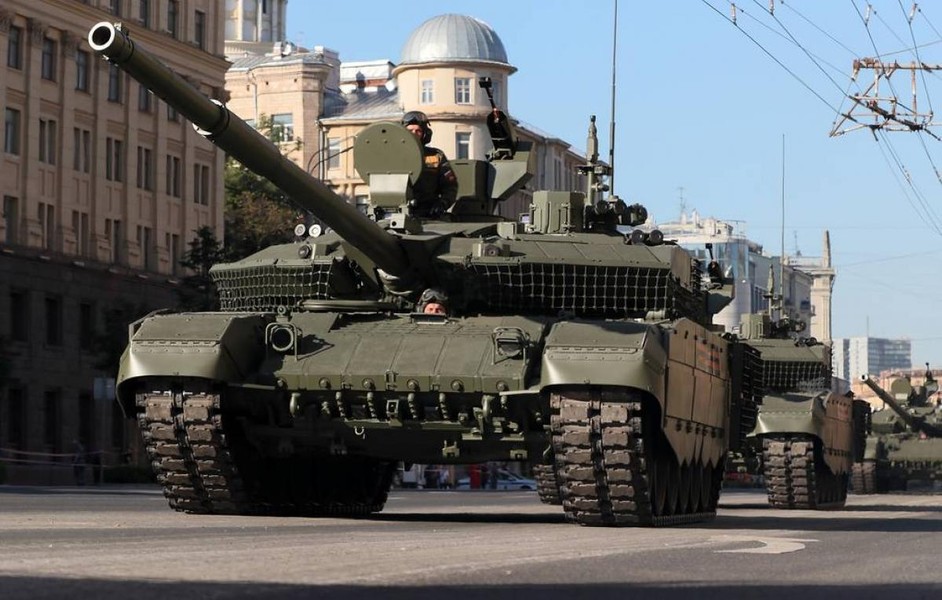 Xe tăng T-90M: Chỉ với một cái nhìn đầu tiên, bạn đã có thể cảm nhận ngay sự hiện đại và uy lực của xe tăng T-90M. Đừng bỏ qua cơ hội khám phá và tìm hiểu về chiếc xe tăng tiên tiến này.