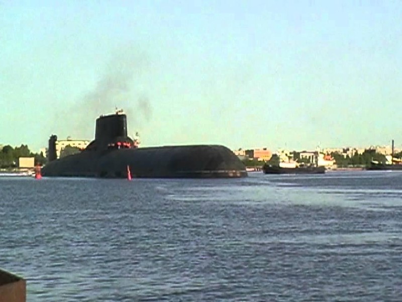 Tàu ngầm hạt nhân siêu lớn Dmitry Donskoy bất ngờ ra khơi khi có tin đã bị loại biên