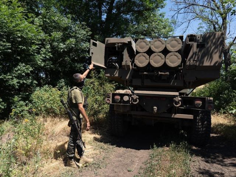 Chuyên gia Nga: Mỹ đang cố che giấu thất bại của tên lửa HIMARS tại Ukraine