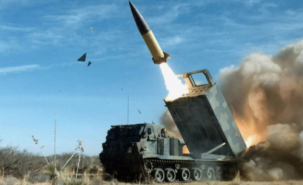 Quân đội Ukraine lần đầu dùng tên lửa ATACMS tấn công căn cứ quân sự Nga tại Crimea?
