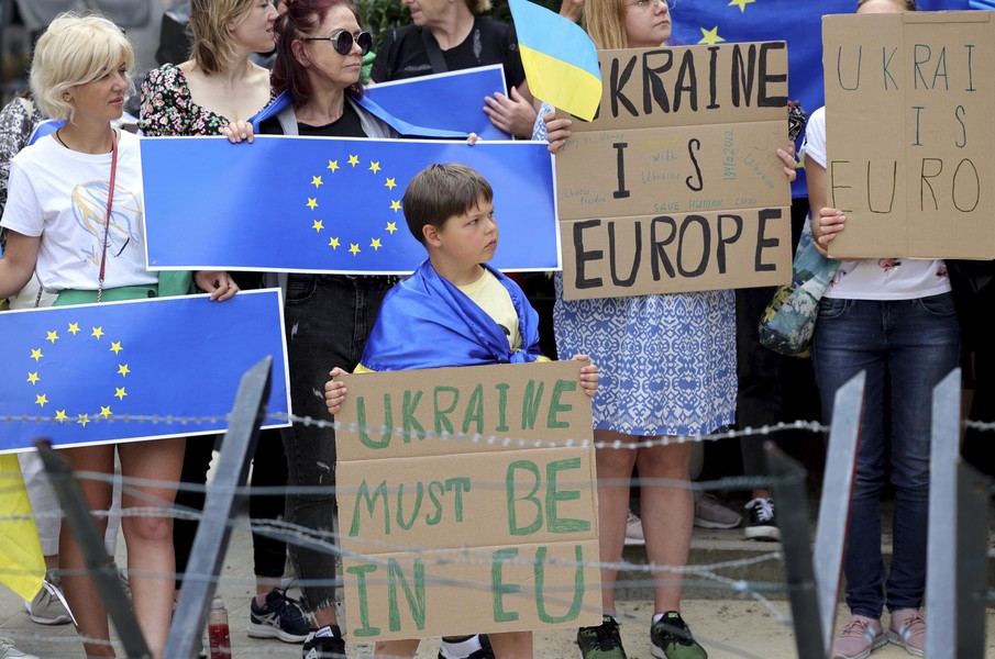 Ukraine lo sợ 