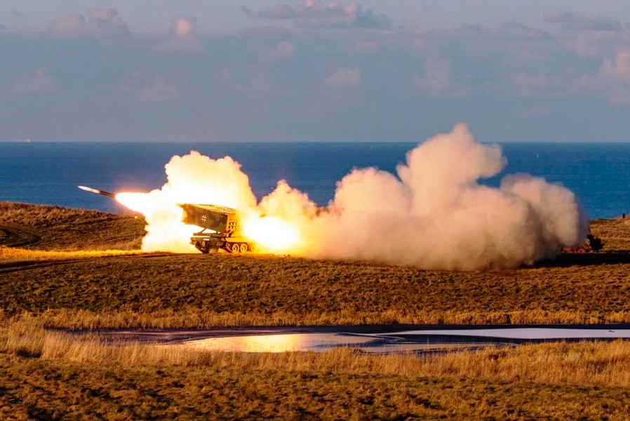 Tổ hợp HIMARS diệt mục tiêu cách 500 km nhờ tên lửa hành trình JFS-M cực mạnh