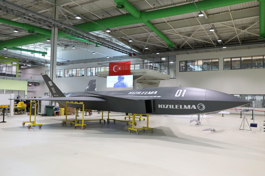 Ukraine giúp Thổ Nhĩ Kỳ có được UAV Bayraktar Kizilelma tàng hình siêu thanh cực mạnh