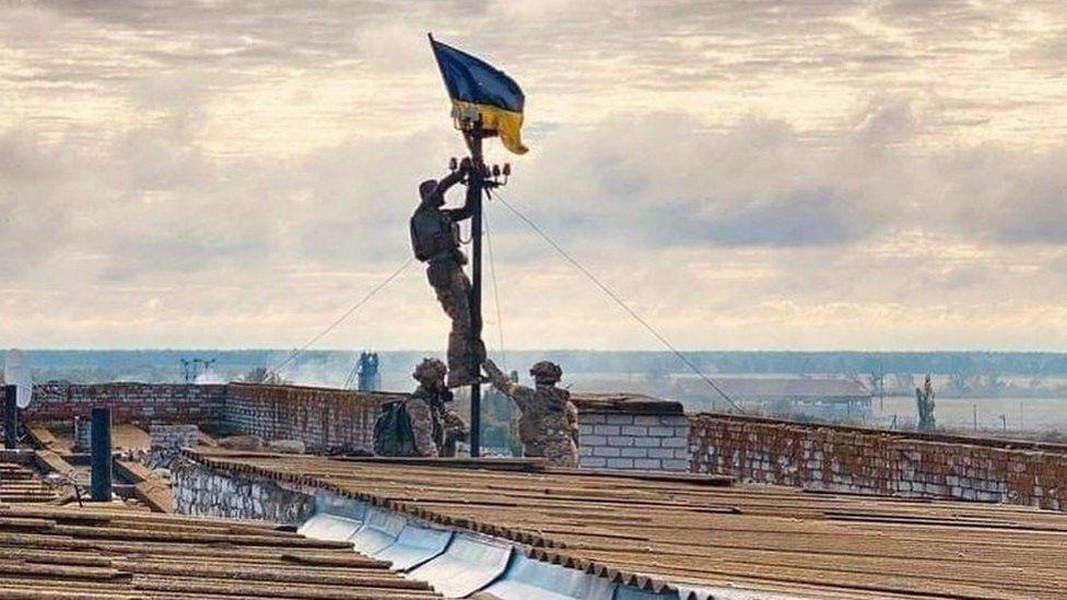 Quân đội Ukraine phản công chậm song dần tái chiếm một số ngôi làng
