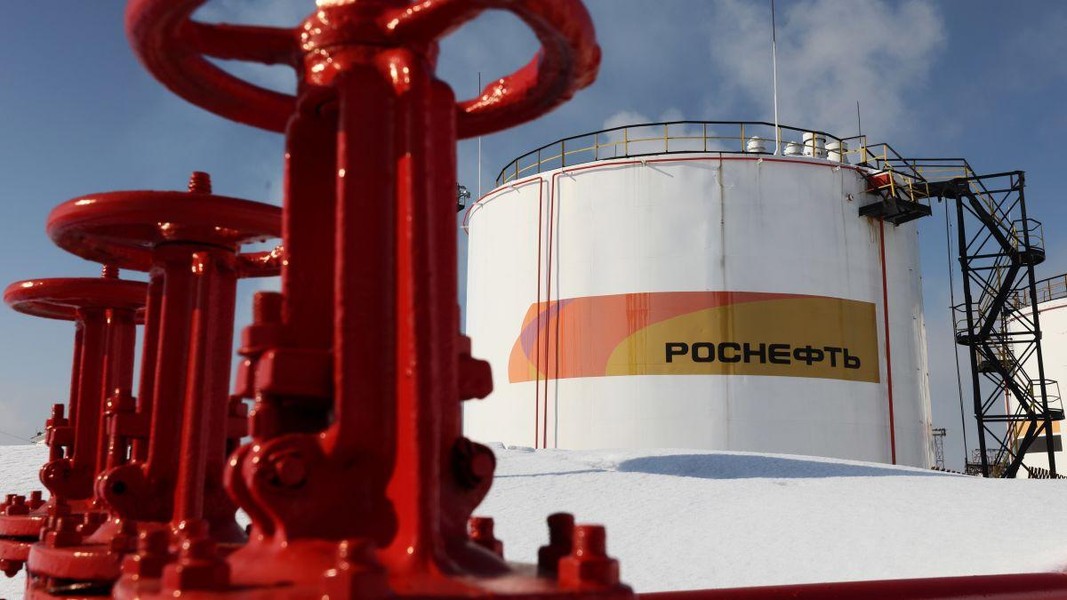 Đồng minh thân thiết bất ngờ tận dụng chính sách giá trần dầu mỏ để gây áp lực lên Nga