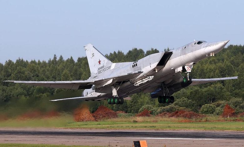 Các tướng NATO đổ mồ hôi lạnh vì oanh tạc cơ Tu-22M của Nga