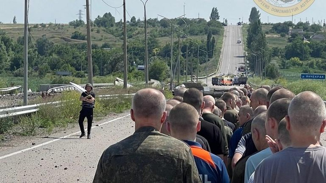 Lữ đoàn 65 Quân đội Ukraine rơi vào vòng vây, xe tăng bị bắt sống
