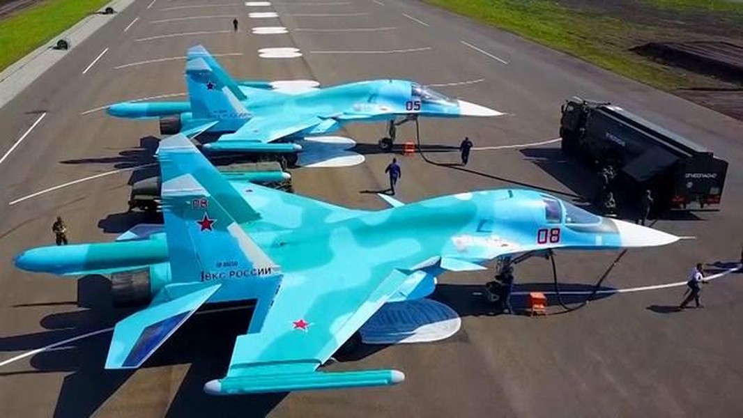 Cháy động cơ ngay khi cất cánh, ‘thú mỏ vịt’ Su-34 rơi trúng chung cư