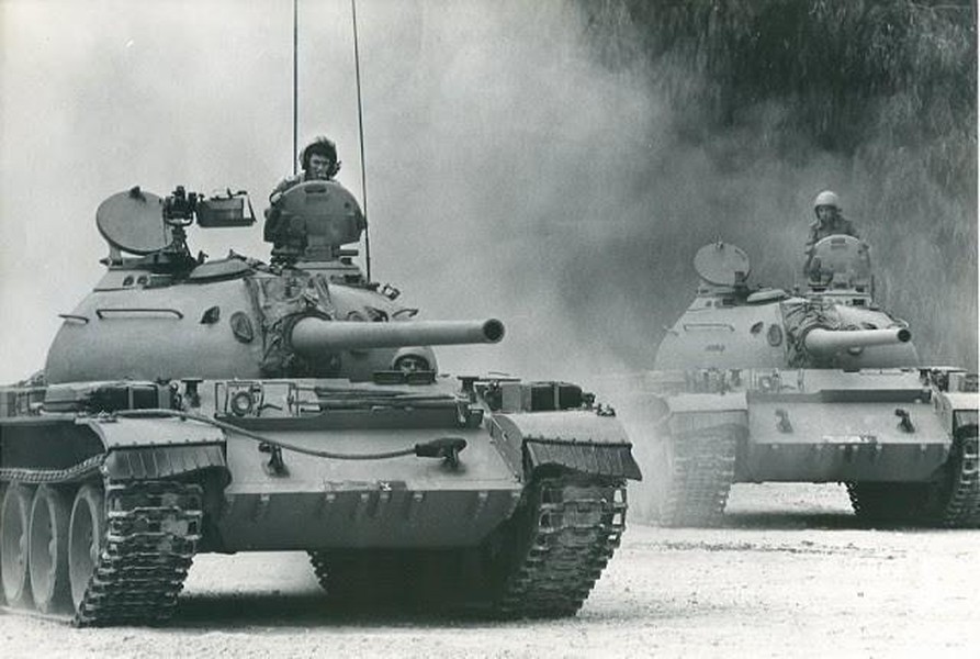 Ukraine có thiết giáp chở quân hạng nặng Achzarit hoán cải từ xe tăng T-55?