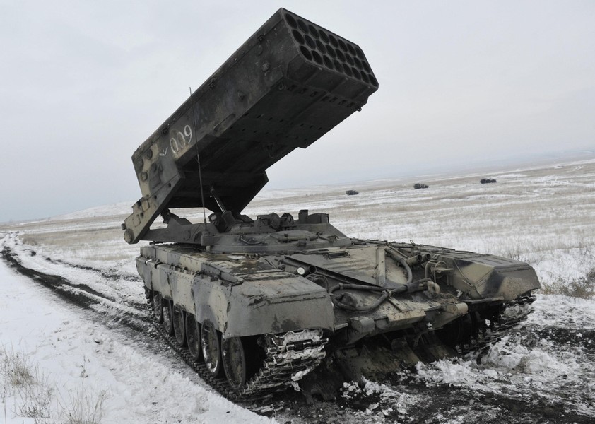 Hệ thống phun lửa hạng nặng TOS-1A Solntesepek giúp Nga thay đổi cục diện chiến trường