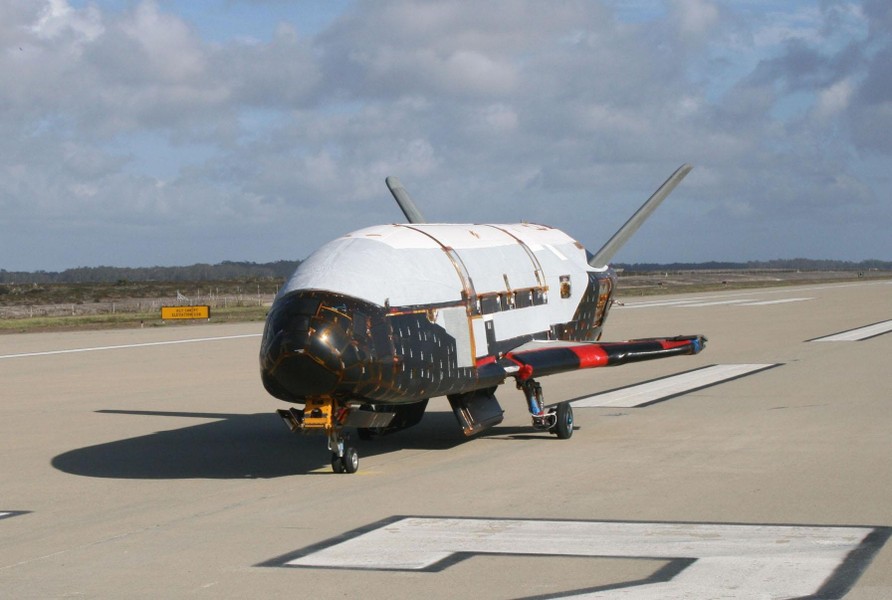Tàu vũ trụ X-37B Mỹ tiếp tục khiến Nga lo ngại sau khi trở về trái đất? 