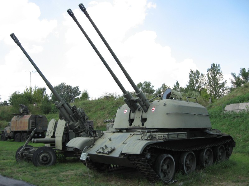 Quân đội Ukraine dùng pháo phòng không tự hành ZSU-57-2 'đồ cổ' tấn công mặt đất