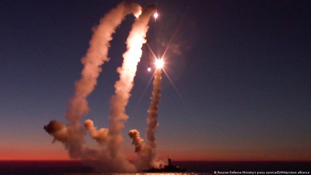 Vì sao NATO biết rõ mọi thứ trên bầu trời Ba Lan trong cuộc tấn công tên lửa của Nga?