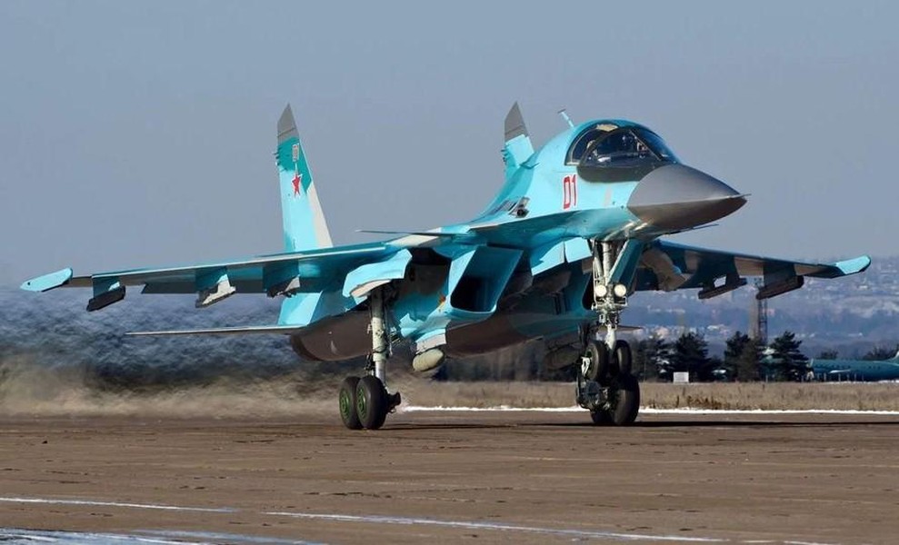 Máy bay ném bom tiền tuyến Su-34 thể hiện sức mạnh đáng sợ tại Ukraine