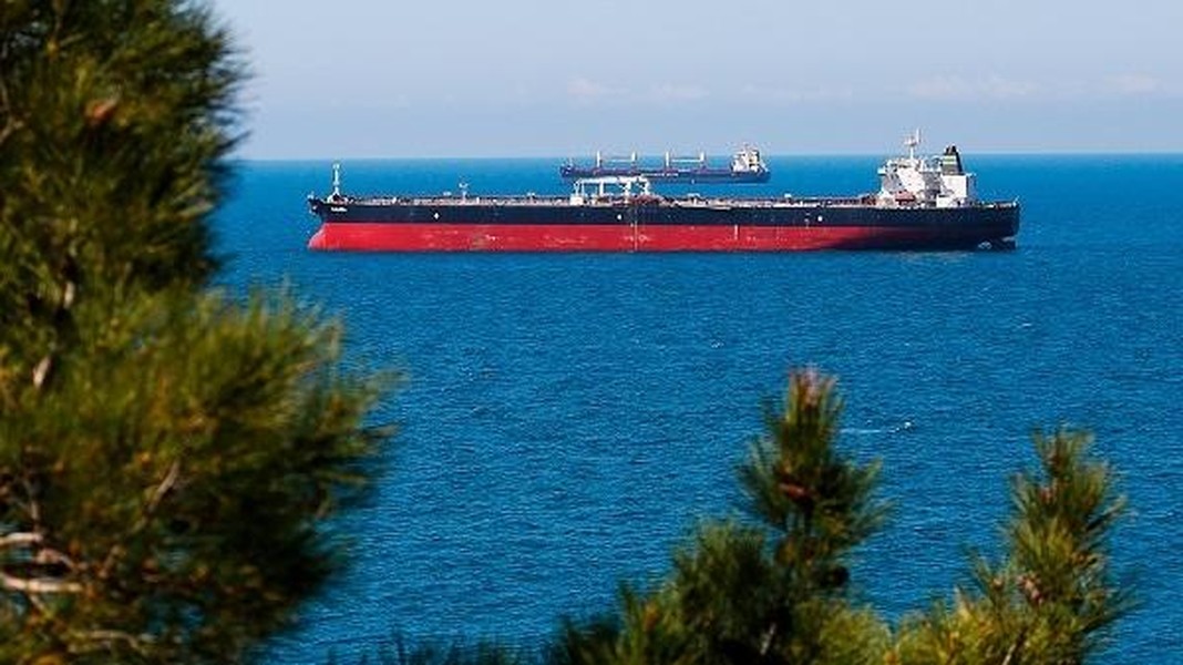 ‘Hạm đội tàu ma’ làm phá sản lệnh cấm vận dầu mỏ Nga của phương Tây?